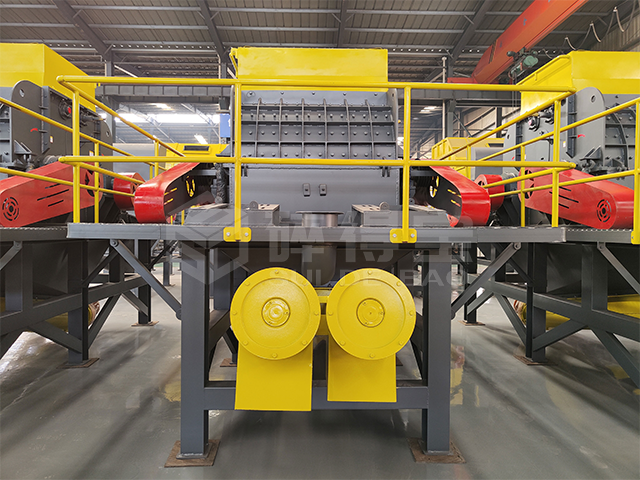 回收廢舊木材怎么少的了木材粉碎機(jī)