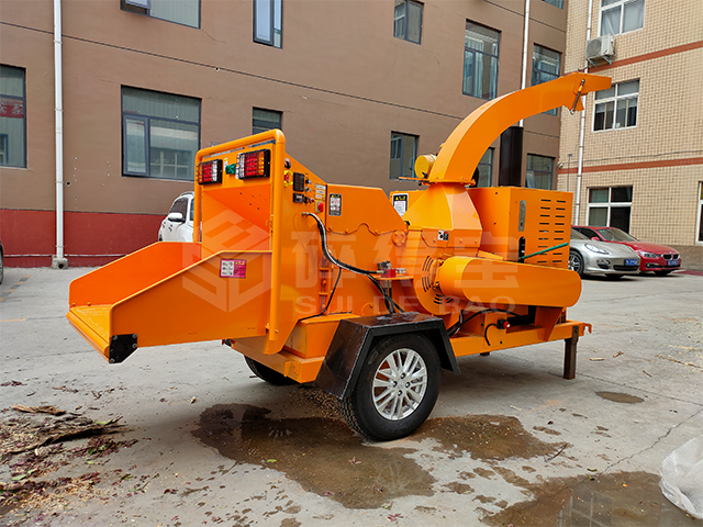 樹(shù)枝粉碎機(jī)是園林修剪與養(yǎng)護(hù)過(guò)程中的得力助